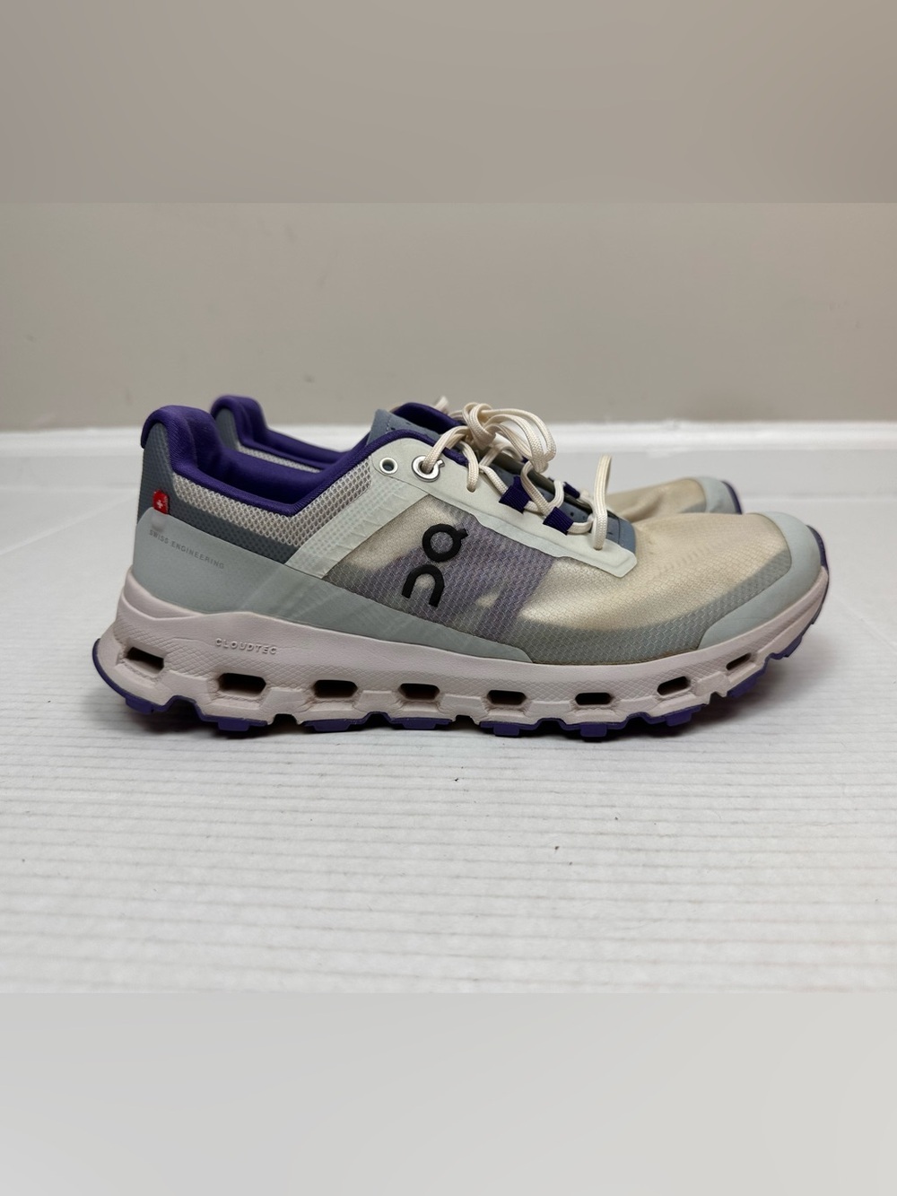 On Cloud Cloudvista Women's 'Frost Mineral Trail' Running Shoes Size 8.0